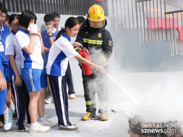 华霖资本 深圳消防“护航开学季”消防安全公开课开麦啦！